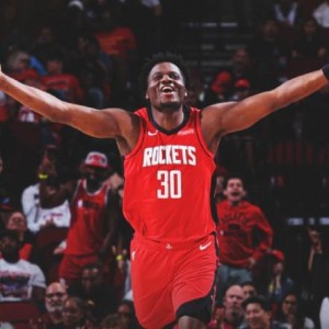 开云登录-作为火箭球员时隔6年再砍20+10，卡佩拉今日命中生涯首个三分