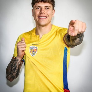 开云中国-罗马尼亚友谊赛0比2负斯洛伐克，库比斯国家队首秀|斯洛伐克队|客场|替补|处子秀|出场_新浪体育_新浪新闻