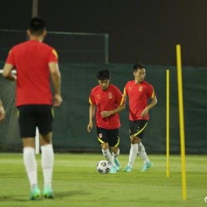 国足官方：明天右胫骨内踝骨折 韦世豪恢复训练